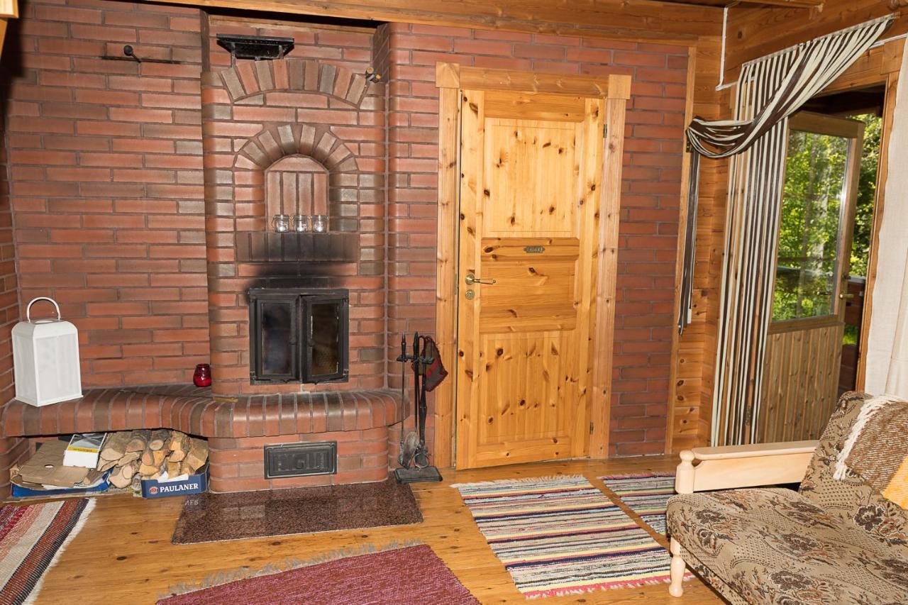 Pihlajamaeen Lomamoekit Vanhakyla Exterior foto