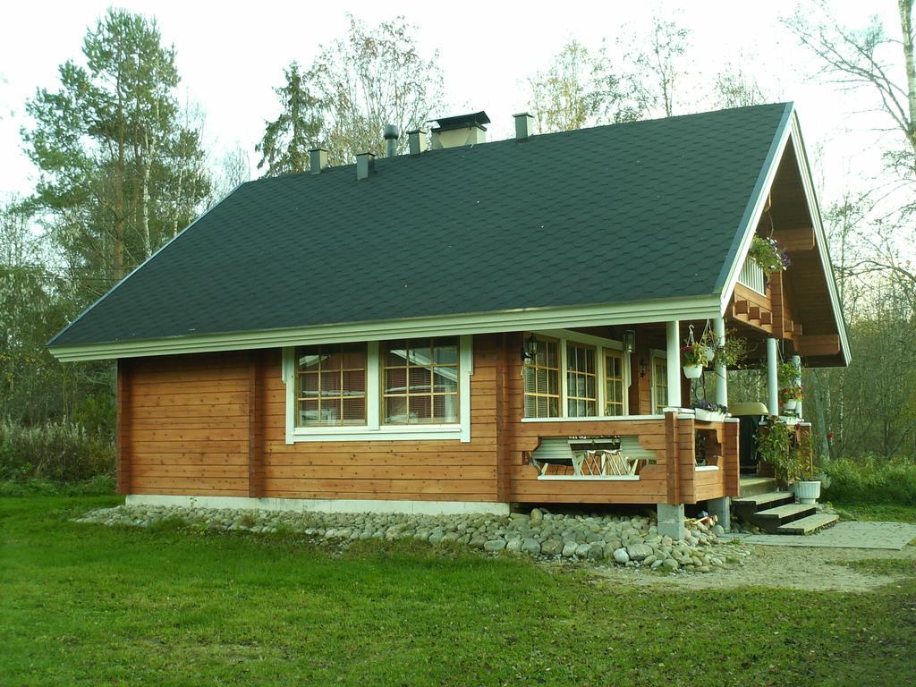 Pihlajamaeen Lomamoekit Vanhakyla Habitación foto